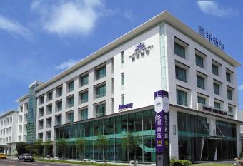 Taipung Suites allows 18 year olds to book a room