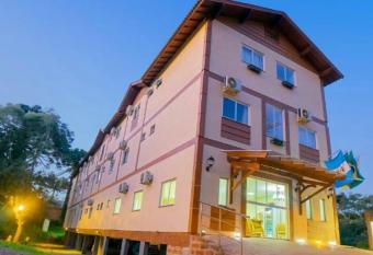 Hotel Serra Canela allows 18 year olds to book a room