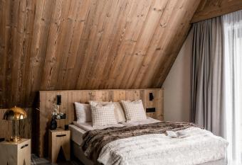 Owce Dwie has Balcony rooms