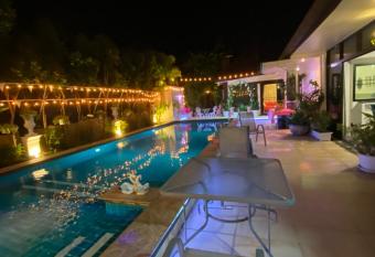 Bird in the garden has Balcony rooms