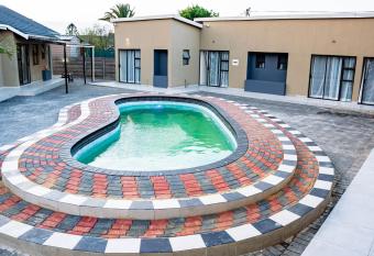 AKEMS MOTEL has Balcony rooms