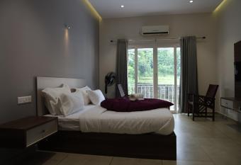 Stayberries Hornbill Villa Athirappilly has Balcony rooms