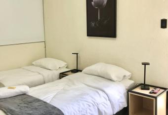 Casa Colibr   Apartamento 2B allows 18 year olds to book a room