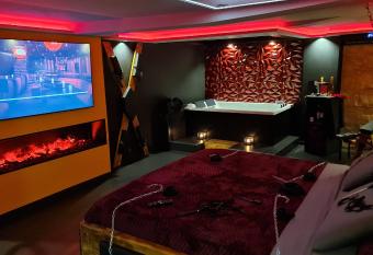 LOVEROOM  allows 18 year olds to book a room