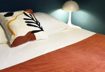 Blue**** Vue exceptionnelle sur le Rh  ne has Balcony rooms