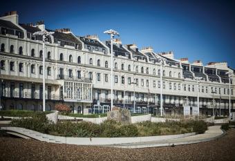 Best Western Premier Dover Marina Hotel & Spa allows 18 year olds to book a room