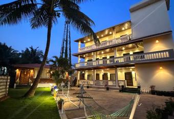 The Beach Hive Resort has Balcony rooms