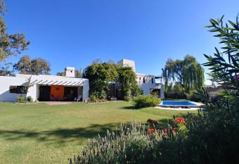 La Blanca, Casa de Campo allows 18 year olds to book a room