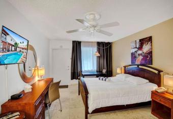 Waves Beach Town Cozy Studio Apartment With Pool allows 18 year olds to book a room