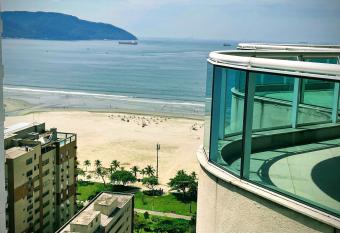 Estanconfor Vista Mar 2 varandas fechadas AC garagem arruma    o has Balcony rooms