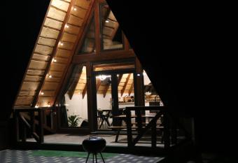 Bran Cozy Chalet has Balcony rooms