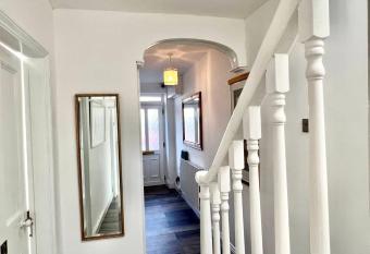 Seaside Family Home has Balcony rooms