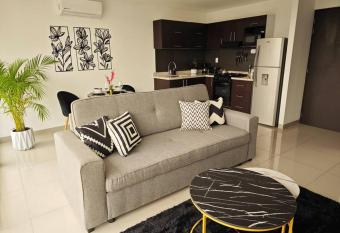 Departamento Excelente Vista allows 18 year olds to book a room