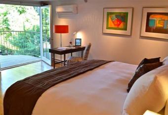 Camden Harbour Inn has rooms with a private hot tub