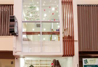 Lafami Hostel allows 18 year olds to book a room