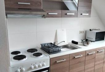 5 Bett-Wohnung in Atzendorf allows 18 year olds to book a room