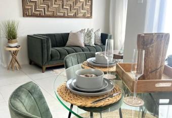 Elcaro Luxury Villas - Native Suite allows 18 year olds to book a room