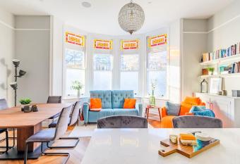 The Pontcanna Jewel on Cathedral Road has Balcony rooms