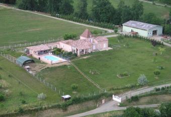 Chambre d h  tes Roy allows 18 year olds to book a room