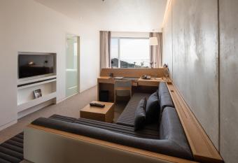 Nest Hotel Incheon allows 18 year olds to book a room