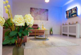Luna Residence Timisoara Ap 2 allows 18 year olds to book a room