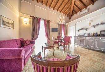 Lady Capulet Apartments allows 18 year olds to book a room