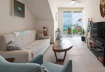 Seahorse Prvt Jacuzzi W Ocean View Beach Access 9 Pools has rooms with a private hot tub