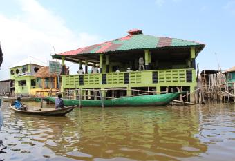Auberge chez M has Balcony rooms