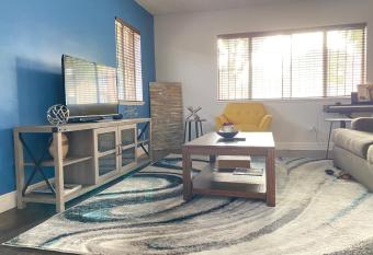 Modern Stay - Private Room allows 18 year olds to book a room