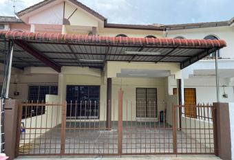 Go Holiday Taiping Homestay has Balcony rooms