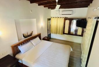 Dove cottage has Balcony rooms