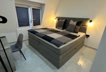 Moparts allows 18 year olds to book a room