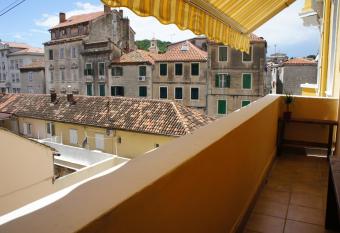 Sweet Dreams Hostel allows 18 year olds to book a room