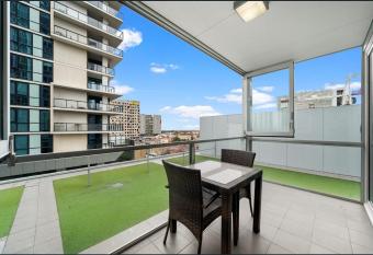 Hi 5 star Adelaide City Luxury Oasis has rooms with a private hot tub