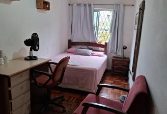 Os fora de casa Hostel allows 18 year olds to book a room