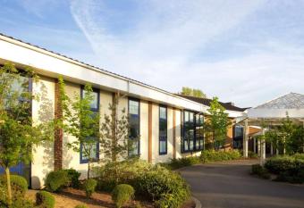 Cambridge Bar Hill Hotel, BW Signature Collection allows 18 year olds to book a room