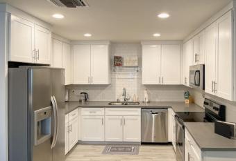 Modern 3BR,2BA with Game Hallway - Pets Welcome allows 18 year olds to book a room