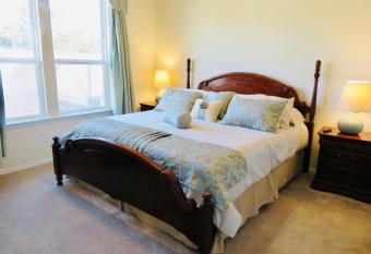 New House family friendly near Six Flags Sea World has Balcony rooms