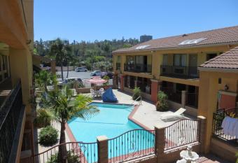 Azusa Inn allows 18 year olds to book a room