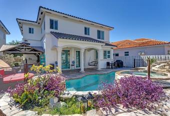 Luxury villa Miami pool/near aiport, beach,club, shopping has Balcony rooms