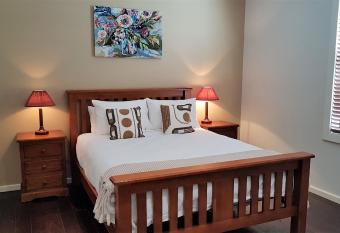 Kangaroo Island Seabright Garden Cottage allows 18 year olds to book a room