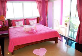 Sairougn Seaview Hotel has Balcony rooms