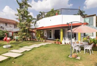 Platinium 6BHK Villa with Private Pool Lonavala has rooms with a private hot tub