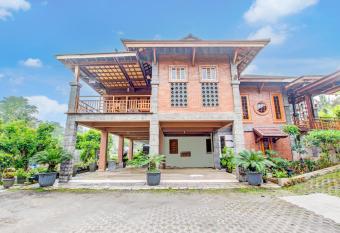 Capital O 93873 Sokkyo Homestay allows 18 year olds to book a room