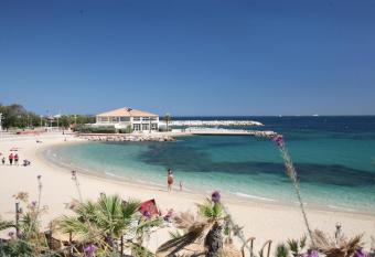 R  sidence les Ibis Location entre mer et montagne allows 18 year olds to book a room