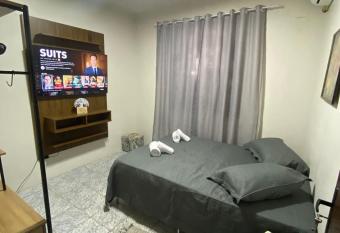 Quarto privativo no centro de Foz allows 18 year olds to book a room