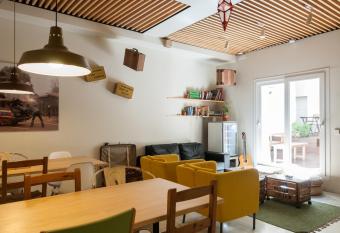 The Nomad Hostel&Pension has Balcony rooms