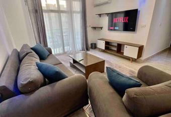 Central-Stylish/unique 2BR Apt+Patio in Madinty has rooms with a private hot tub