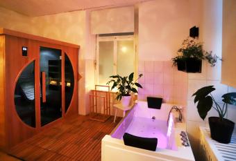 Magnetfels has Balcony rooms