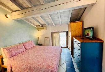 Sunshine on Garda Lake allows 18 year olds to book a room